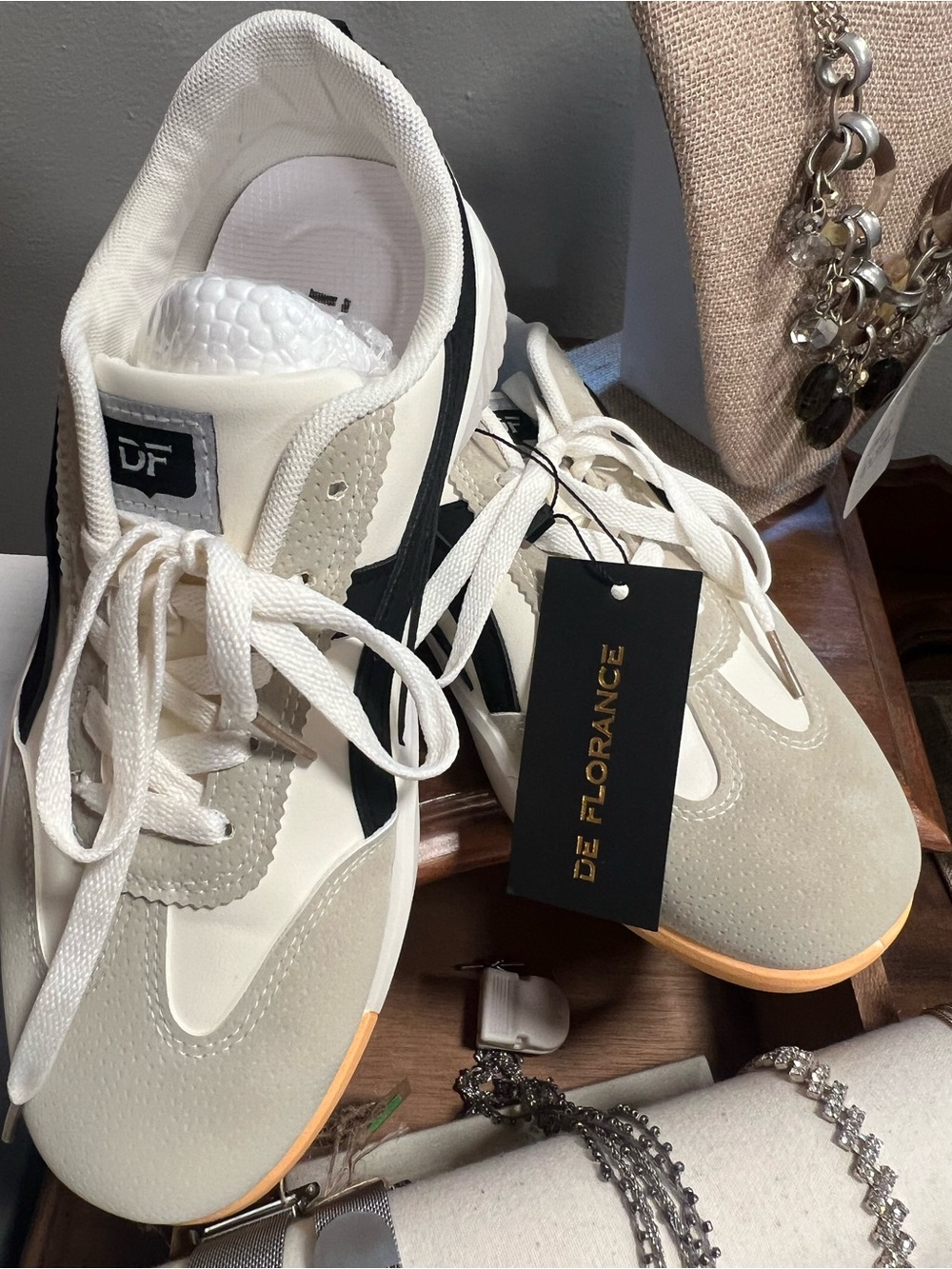 De Florance Women's Cream & Black Lace-Up Sneakers NWT